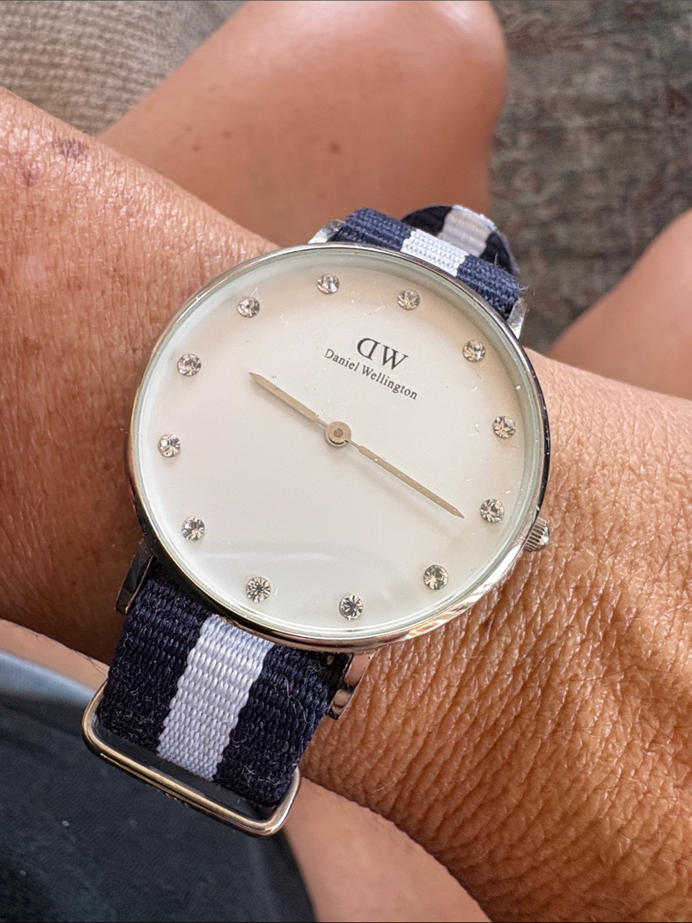 DANIEL WELLINGTON WATCH - never worn / needs battery